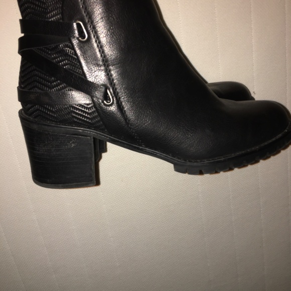 BareTraps leather  boots - Picture 2 of 3